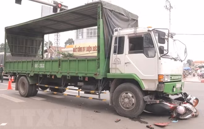Hiện trường vụ tai nạn (ảnh H.Trang)
