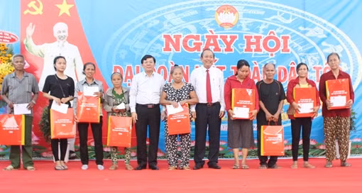 Phó Thủ tướng Thường trực tham dự Ngày hội “Đại đoàn kết toàn dân tộc”