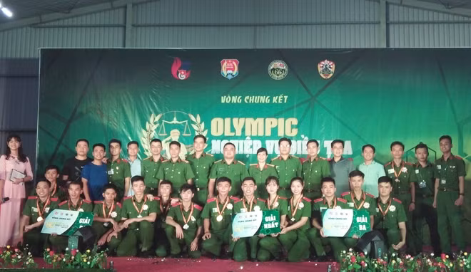 Các đội đoạt giải tại cuộc thi