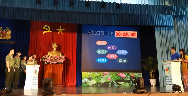 Các thí sinh tham gia hội thi