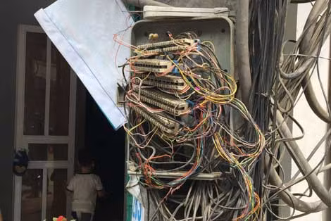 Hiện trạng của vụ cắt trộm cáp viễn thông gây mất tín hiệu cho nhiều hộ tại tổ 17 phường Hợp Giang, TP Cao Bằng.