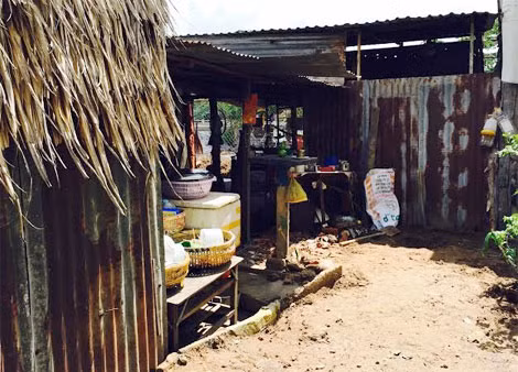 Phần đất thuộc nhánh rạch Khai Luông bị bao chiếm, san lấp xây dựng công trình tạm trái phép.