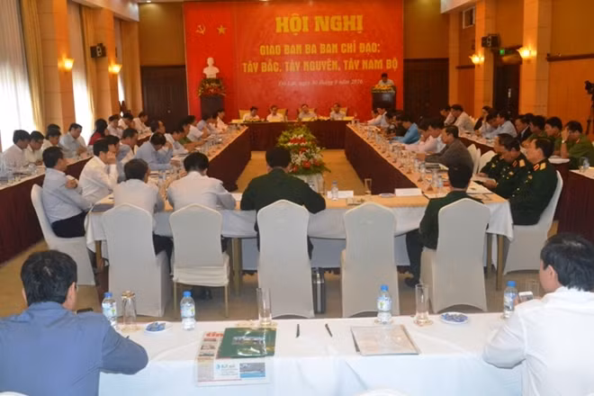 Toàn cảnh hội nghị giao ban