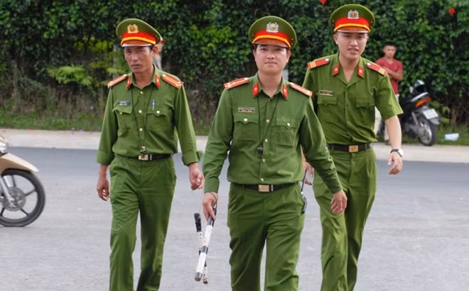 100 cán bộ, chiến sỹ Công an Lâm Đồng tham gia bảo vệ kỳ thi.