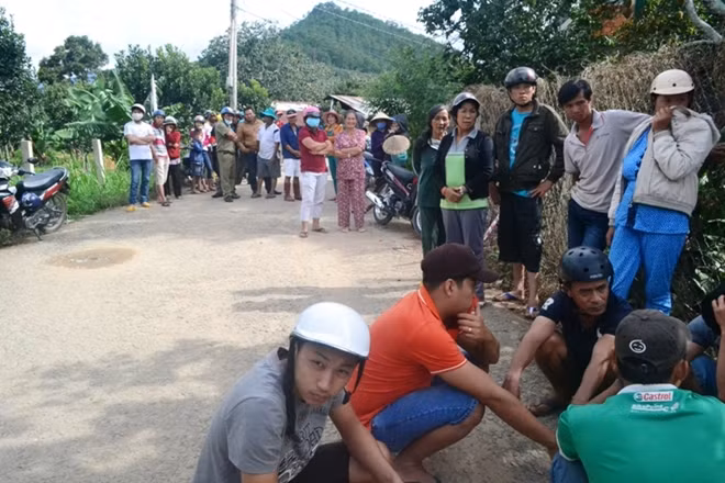 Người dân địa phương hết sức bàng hoàng