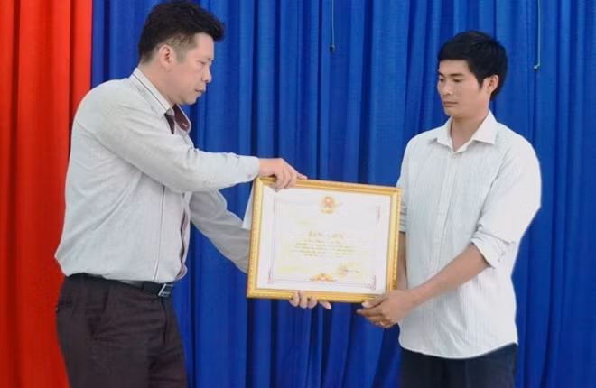 Khen thưởng anh Phan Văn Bắc là xứng đáng