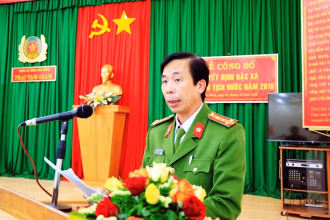 Đại tá Nguyễn Phú Chuyển phát biểu tại lễ công bố