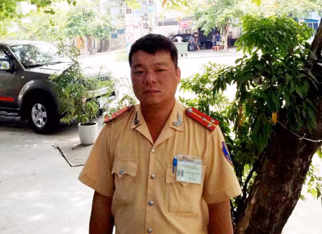 Thượng úy Lê Viết Hoàng Anh.