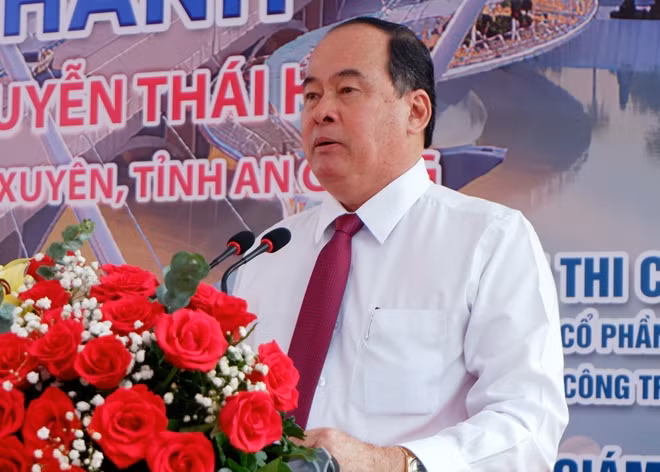Chủ tịch UBND tỉnh An Giang Nguyễn Thanh Bình phát biểu tại lễ khánh thành.