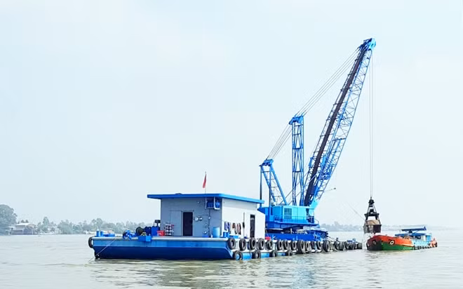 Khai thác cát sông trên địa bàn tỉnh An Giang.