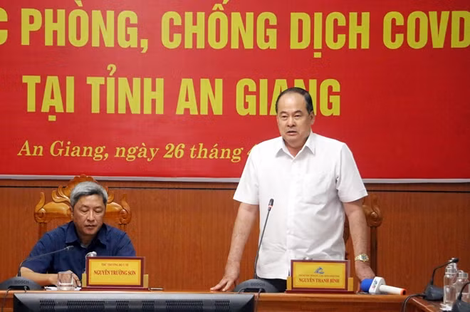 Chủ tịch UBND tỉnh An Giang, Nguyễn Thanh Bình phát biểu tại buổi làm việc.