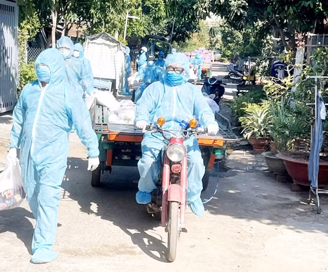 Lực lượng Công an, Y tế thực hiện thần tốc công tác truy vết các trường hợp tiếp xúc gần với các ca nhiễm COVID-19.