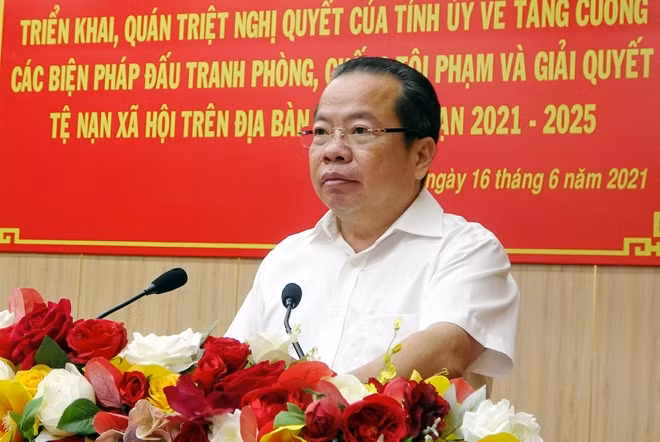 Đồng chí Mai Văn Huỳnh, Phó Bí thư Thường trực Tỉnh ủy - Chủ tịch HĐND tỉnh Kiên Giang phát biểu tại hội nghị.