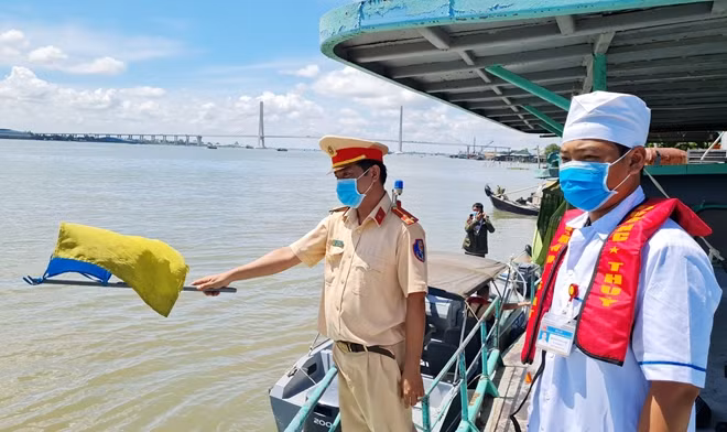 Chốt kiểm soát dịch COVID-19 trên sông tại các cửa ngõ vào địa bàn tỉnh An Giang.