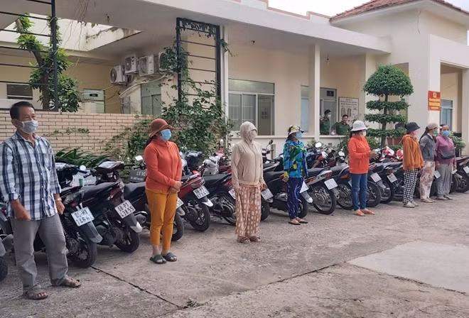 Các đối tượng.