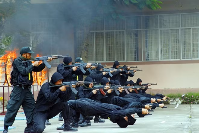 Công an TP Cần Thơ nắm chắc tình hình, kịp thời phát hiện từ sớm, từ xa, ngay từ cơ sở mọi âm mưu, ý đồ xấu, nhằm phá hoại cuộc bầu cử.