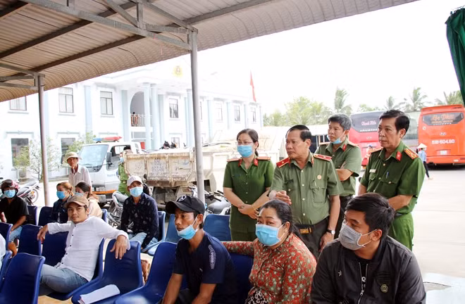 Thiếu tướng Nguyễn Văn Thuận nhấn mạnh: Dây chuyền cấp CCCD phải được vận hành một cách trơn tru, đạt hiệu quả cao nhất.