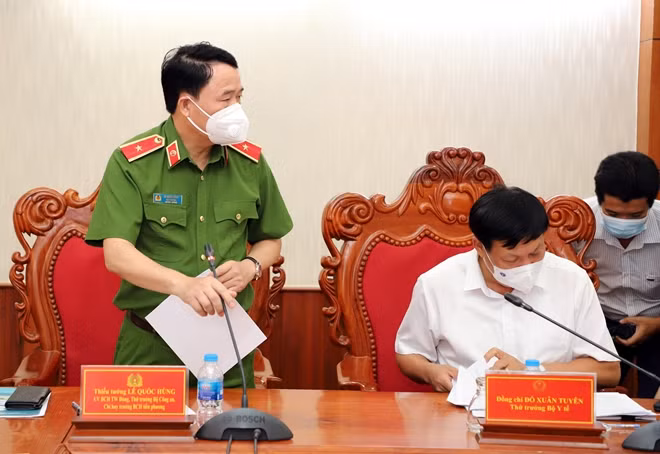 Thứ trưởng Bộ Công an Lê Quốc Hùng phát biểu tại buổi làm việc.