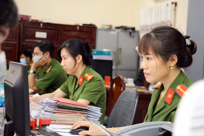 Hầu hết người dân hài lòng với lễ tiết, tác phong cũng như sự tận tình hướng dẫn của CBCS khi thực hiện nhiệm vụ cấp CCCD.