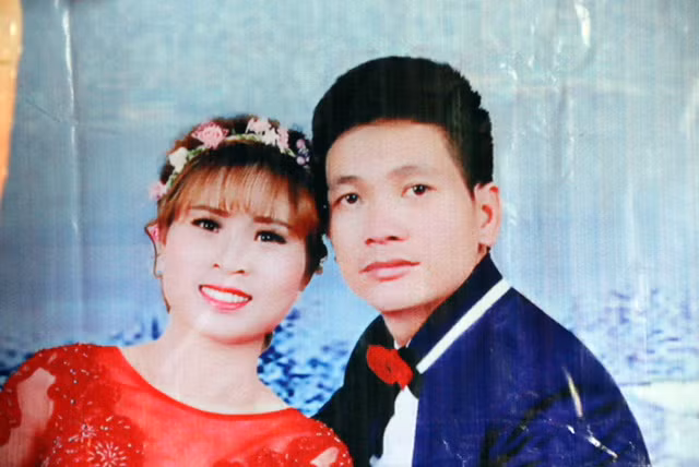Ảnh cưới của Hà Thị Móc và anh Lưu Bá Quyền.