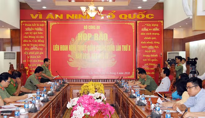 Họp báo Liên hoan Nghệ thuật quần chúng CAND lần thứ 10 năm 2018 – Khu vực IV, tại TP Cần Thơ.