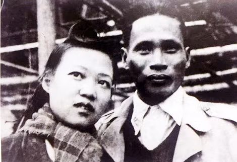 Ông bà Phạm Văn Đồng - Phạm Thị Cúc tại Quảng Ngãi (1948) - Tư liệu KMS.