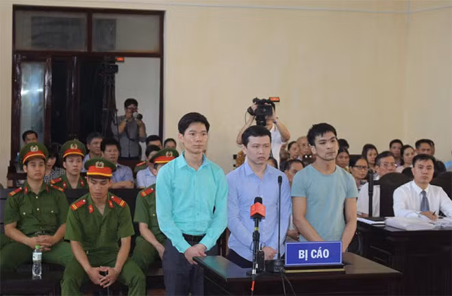 3 bị cáo trong phiên tòa xét xử ngày 23-5. 3 bị cáo trong phiên tòa xét xử ngày 23-5.