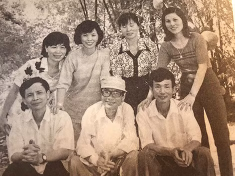 7 người con của nhà văn Nguyên Hồng.