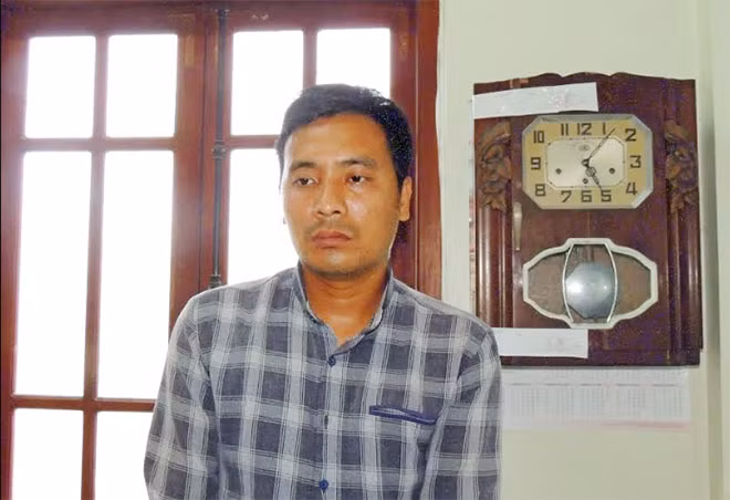Đối tượng Thiêm và tang vật vụ án.