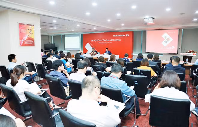 Toàn cảnh ĐHCĐ về kế hoạch tăng vốn của Techcombank.