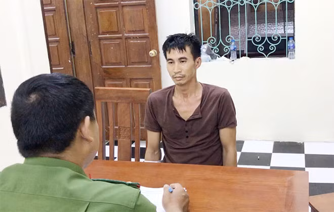 Đối tượng Đinh Công Tráng tại cơ quan điều tra.