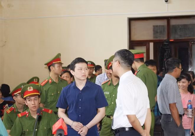 Bị cáo Trần Văn Sơn. Bị cáo Trần Văn Sơn.