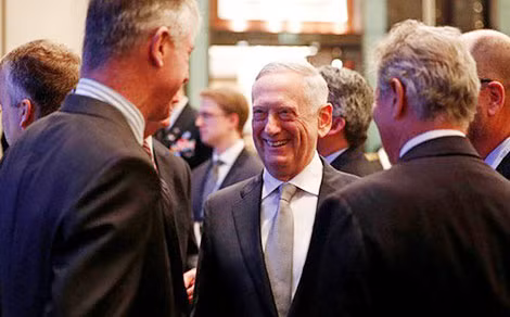 Bộ trưởng Quốc phòng Mỹ James Mattis tại Đối thoại Shangri-La ngày 2-6. Bộ trưởng Quốc phòng Mỹ James Mattis tại Đối thoại Shangri-La ngày 2-6.