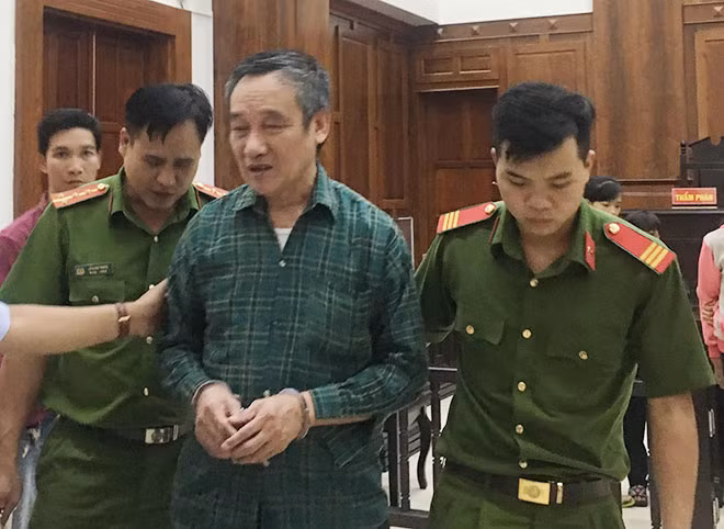 Bị cáo Đồng sau phiên xử.