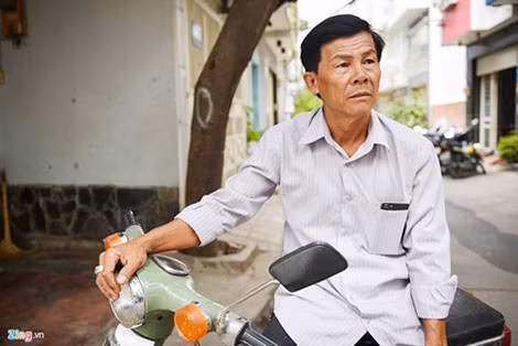 Ông Mạnh Thường chở xe ôm và...