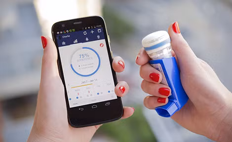Ống hít thông minh có hỗ trợ Bluetooth kết nối với điện thoại thông minh sẽ giúp bệnh nhân hen suyễn giảm thiểu những sai sót trong khi sử dụng. Ống hít thông minh có hỗ trợ Bluetooth kết nối với điện thoại thông minh sẽ giúp bệnh nhân hen suyễn giảm thiểu những sai sót trong khi sử dụng.
