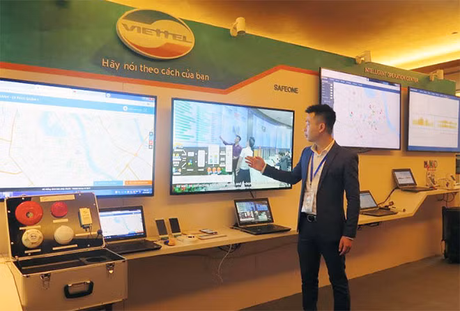 Gian hàng trưng bày các giải pháp của Viettel.