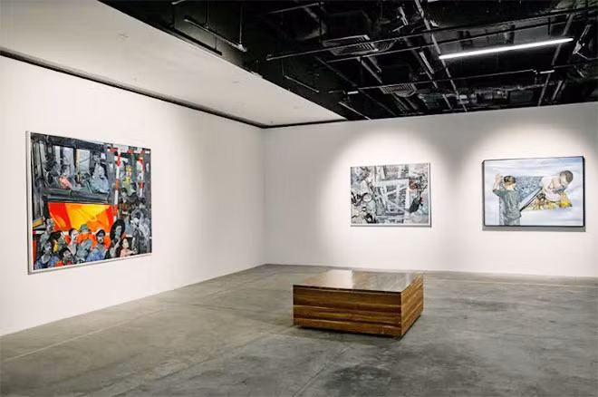 Các tác phẩm của họa sĩ Lương Trung và Nguyễn Nghĩa Cương – hai tác giả trong sách Viet Art Now – Những gương mặt điển hình được VCCA giới thiệu tại triển lãm Tỏa 2. Các tác phẩm của họa sĩ Lương Trung và Nguyễn Nghĩa Cương – hai tác giả trong sách Viet Art Now – Những gương mặt điển hình được VCCA giới thiệu tại triển lãm Tỏa 2.
