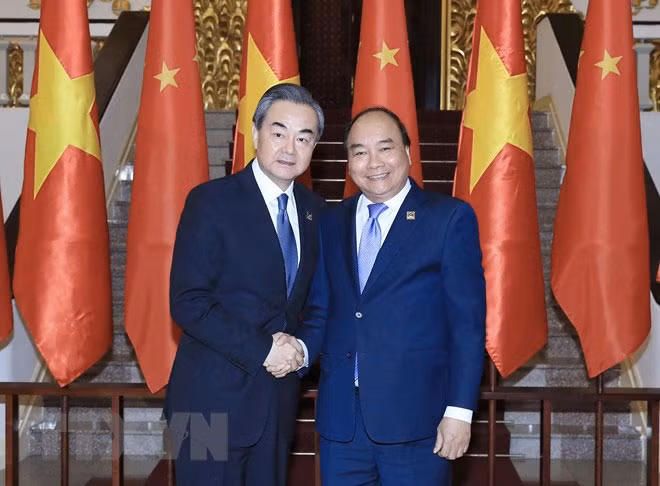 Thủ tướng Nguyễn Xuân Phúc tiếp Bộ trưởng Ngoại giao Trung Quốc Vương Nghị. (Ảnh: Thống Nhất/TTXVN)