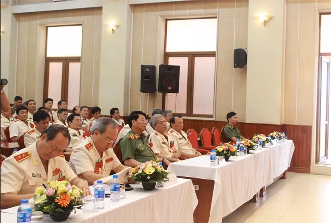 Thứ trưởng Bùi Văn Nam dự Hội nghị.