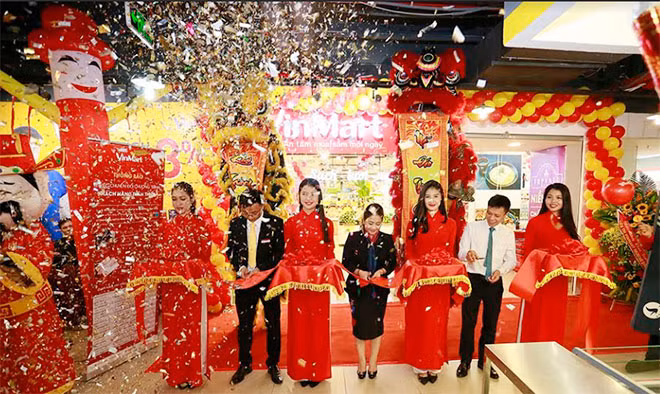 VinMart đồng loạt khai trưởng 23 siêu thị mới trên địa bàn Hà Nội trong sáng 10-11.