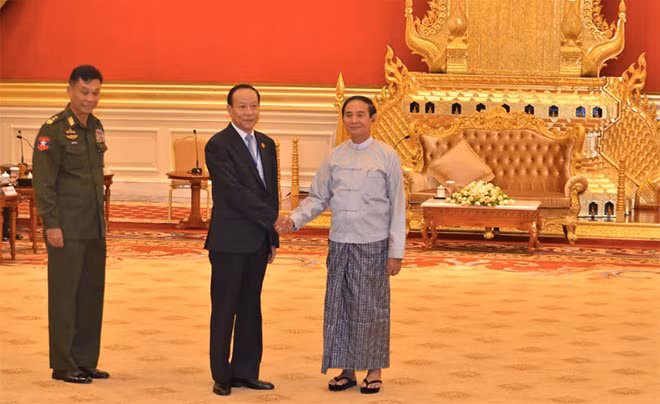 Thứ trưởng Lê Quý Vương tại buổi chào xã giao Tổng thống Myanmar Win Myin.