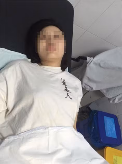 Đinh Thi Vân Anh tự cắt dây rốn rồi vứt con đẻ từ tầng 31 tòa nhà chung cư xuống đất.
