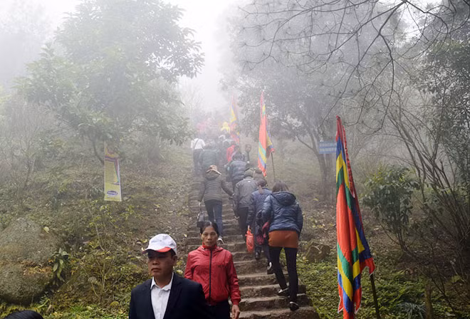 Hàng vạn du khách hành hương về chùa Ngọa Vân được đảm bảo an toàn.