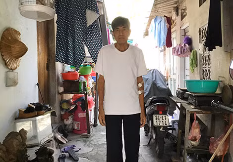 Bác Trần Văn Tăng trong xóm chạy thận.