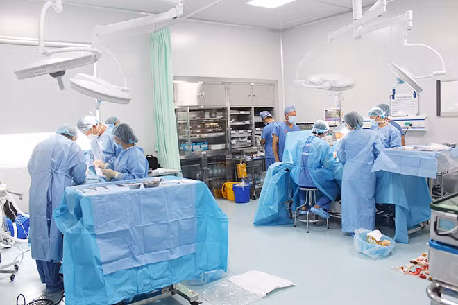Phòng mổ theo yêu cầu Bệnh viện 108 với đầy đủ trang thiết bị. Ảnh: minh họa.