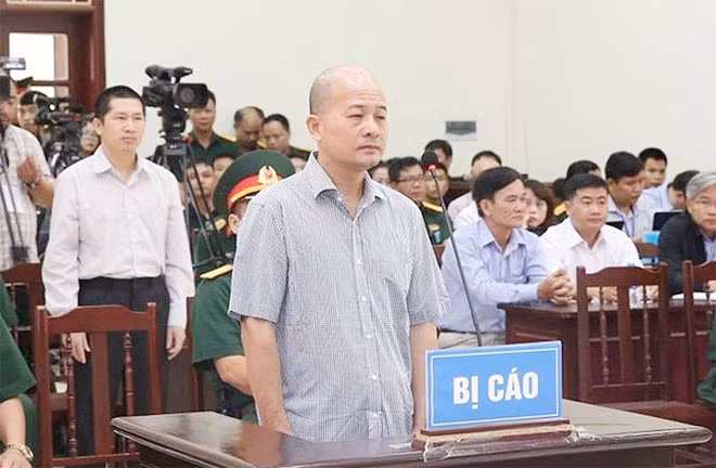 Bị cáo Hệ tại phiên toà sơ thẩm. Bị cáo Hệ tại phiên toà sơ thẩm.