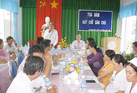 Một buổi lấy ý kiến nhân dân, phát huy dân chủ ở cơ sở. Một buổi lấy ý kiến nhân dân, phát huy dân chủ ở cơ sở.
