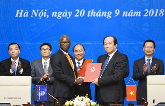 Thủ tướng Nguyễn Xuân Phúc chứng kiến thoả thuận hợp tác trong lĩnh vực Chính phủ điện tử giữa Văn phòng chính phủ với Ngân hàng thế giới tại Việt Nam