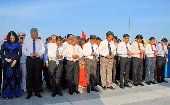Lãnh đạo Tỉnh ủy, HĐND, UBND, Ủy ban MTTQ Việt Nam tỉnh Khánh Hòa và...